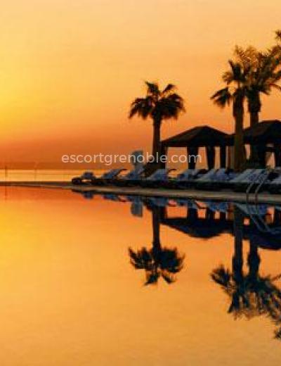 Escort Agence cherche escort girl pour travailler au Dubai Qatar et Kuwait - Photo 1 №332